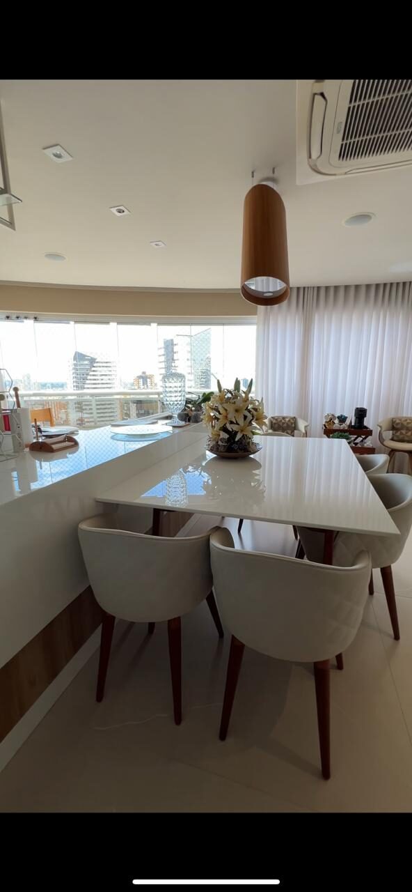 Jantar com vista da cidade